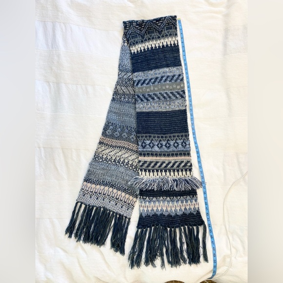 NWT American Eagle Fringed Knit Scarf - Picture 3 of 10